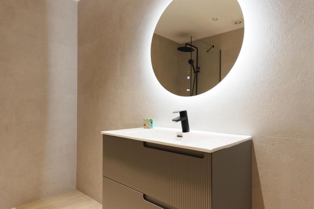 Bravissimo Centre, Modern 2-Bedroom Apartment Gerona Buitenkant foto
